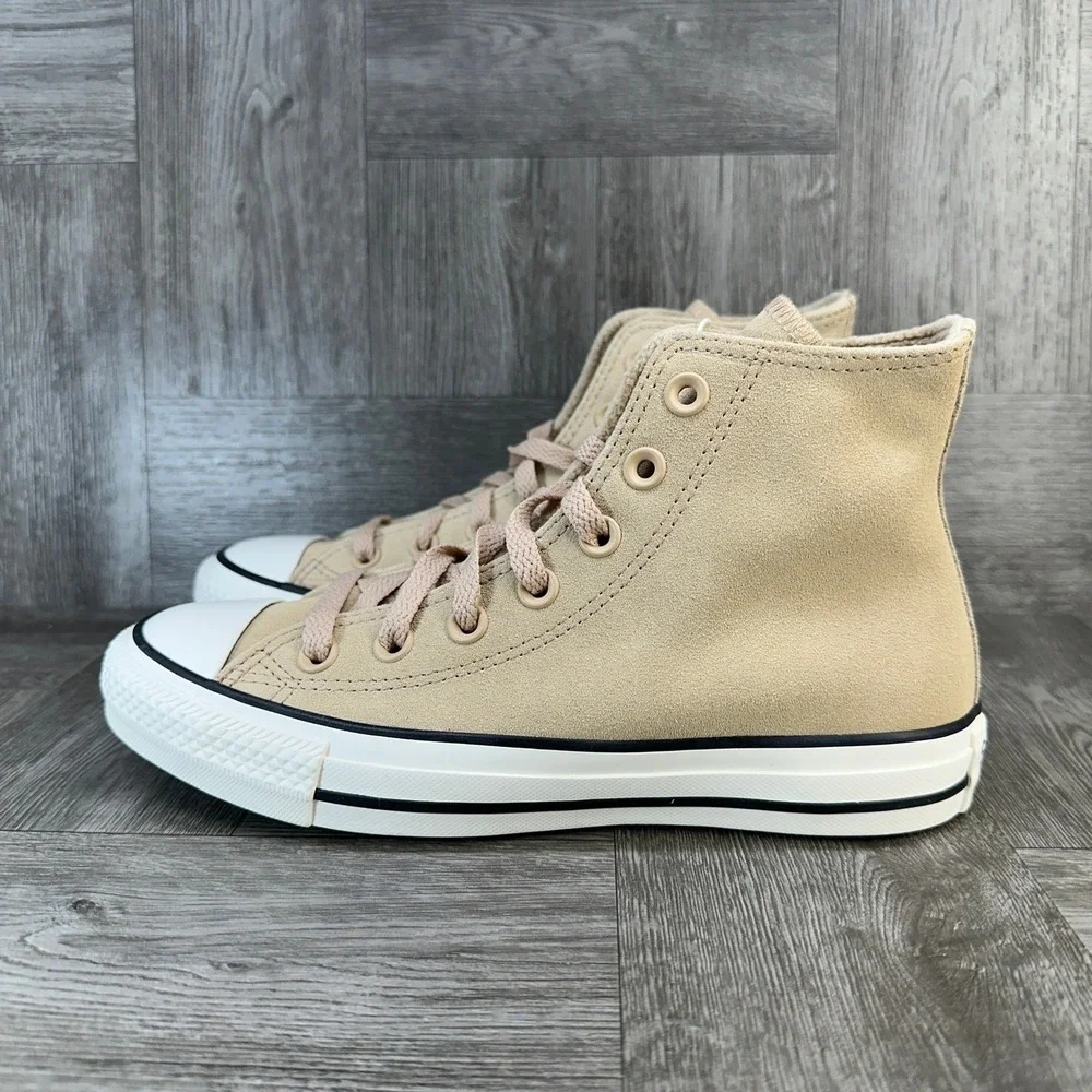 Converse High Top Sneakers Womens 5 Tan Suede Fleece Lined Chuck Taylor NEW - Picture 2 of 8